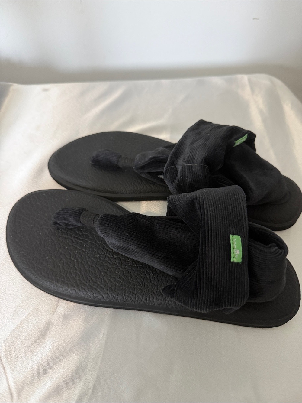 SANUK Yoga Sling Black Velvet Sandals Size 9 Brand New